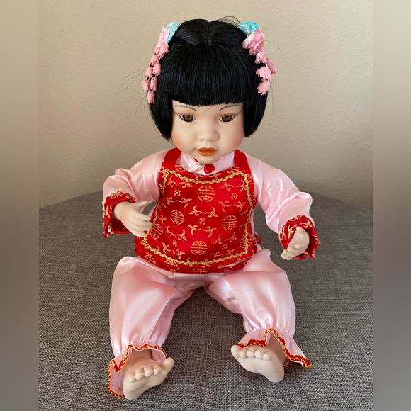 Mei Mei Porcelain Doll with stuffed Panda - Picture 8 of 10
